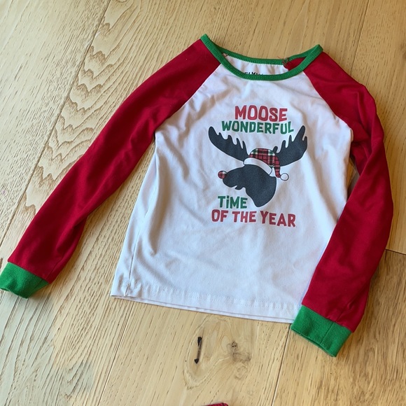 ❤️ Toddler Holiday PJs - Picture 3 of 7
